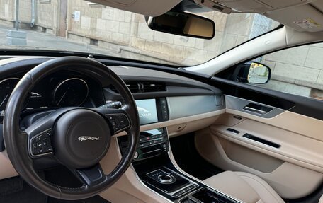 Jaguar XF II, 2017 год, 2 130 000 рублей, 3 фотография