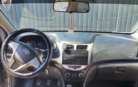 Hyundai Solaris II рестайлинг, 2015 год, 859 000 рублей, 15 фотография