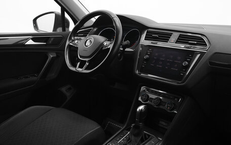 Volkswagen Tiguan II, 2017 год, 2 099 000 рублей, 14 фотография
