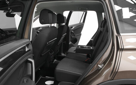 Volkswagen Tiguan II, 2017 год, 2 099 000 рублей, 21 фотография