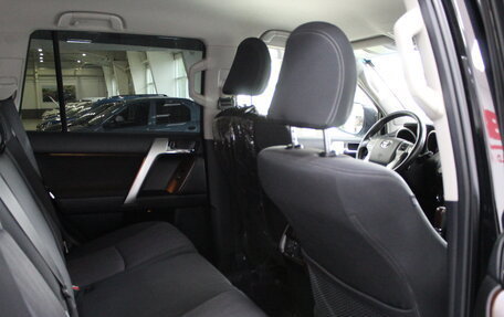Toyota Land Cruiser Prado 150 рестайлинг 2, 2016 год, 4 100 000 рублей, 16 фотография