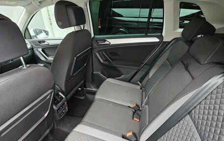Volkswagen Tiguan II, 2018 год, 2 165 000 рублей, 13 фотография