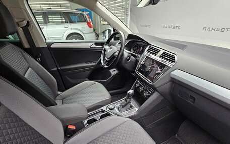 Volkswagen Tiguan II, 2018 год, 2 165 000 рублей, 14 фотография