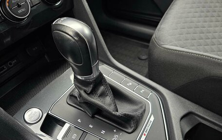 Volkswagen Tiguan II, 2018 год, 2 165 000 рублей, 19 фотография