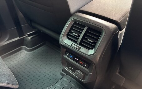 Volkswagen Tiguan II, 2019 год, 2 550 000 рублей, 16 фотография