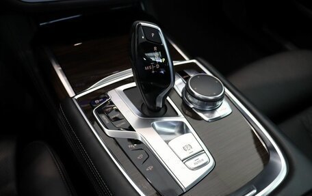BMW 7 серия, 2016 год, 4 590 000 рублей, 21 фотография
