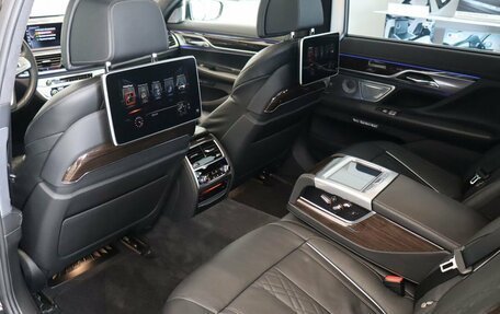 BMW 7 серия, 2016 год, 4 590 000 рублей, 28 фотография
