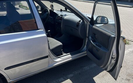 Hyundai Accent II, 2004 год, 399 000 рублей, 13 фотография