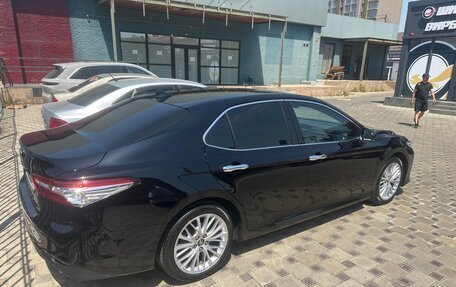 Toyota Camry, 2018 год, 3 050 000 рублей, 4 фотография