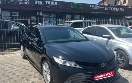 Toyota Camry, 2018 год, 3 050 000 рублей, 2 фотография