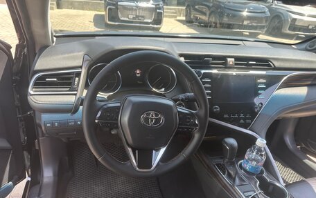 Toyota Camry, 2018 год, 3 050 000 рублей, 8 фотография