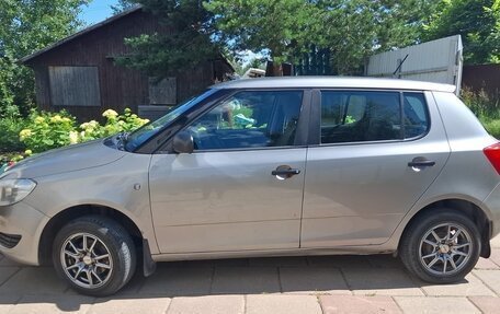 Skoda Fabia II, 2013 год, 450 000 рублей, 2 фотография