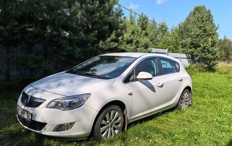 Opel Astra J, 2011 год, 1 000 000 рублей, 5 фотография