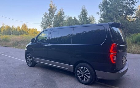 Hyundai Grand Starex Grand Starex I рестайлинг 2, 2019 год, 4 150 000 рублей, 14 фотография