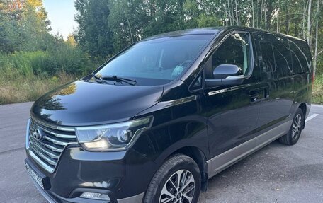 Hyundai Grand Starex Grand Starex I рестайлинг 2, 2019 год, 4 150 000 рублей, 16 фотография