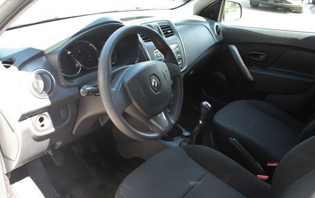 Renault Logan II, 2018 год, 1 020 000 рублей, 6 фотография