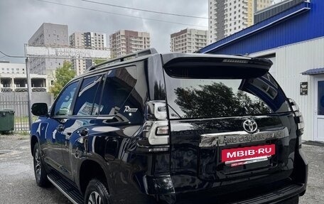 Toyota Land Cruiser Prado 150 рестайлинг 2, 2021 год, 6 200 000 рублей, 6 фотография
