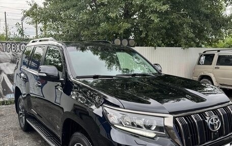 Toyota Land Cruiser Prado 150 рестайлинг 2, 2021 год, 6 200 000 рублей, 2 фотография