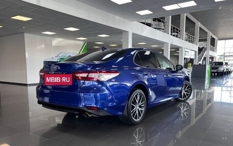Toyota Camry, 2021 год, 3 195 000 рублей, 2 фотография