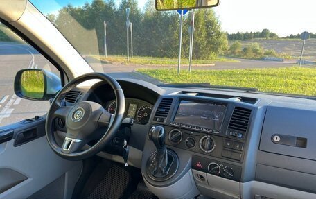 Volkswagen Transporter T5 рестайлинг, 2013 год, 2 800 000 рублей, 4 фотография
