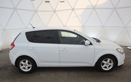 KIA cee'd I рестайлинг, 2011 год, 720 000 рублей, 2 фотография