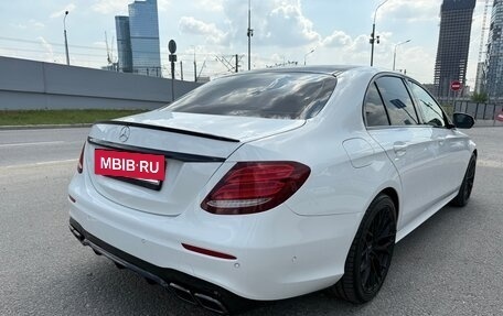 Mercedes-Benz E-Класс, 2016 год, 3 600 000 рублей, 4 фотография