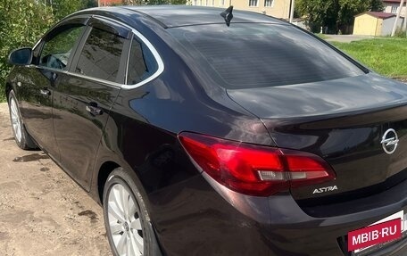 Opel Astra J, 2013 год, 950 000 рублей, 9 фотография