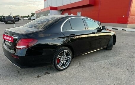 Mercedes-Benz E-Класс, 2018 год, 3 200 000 рублей, 4 фотография