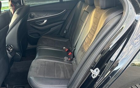 Mercedes-Benz E-Класс, 2018 год, 3 200 000 рублей, 13 фотография