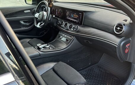 Mercedes-Benz E-Класс, 2018 год, 3 200 000 рублей, 14 фотография