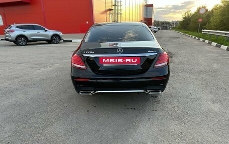 Mercedes-Benz E-Класс, 2018 год, 3 200 000 рублей, 15 фотография