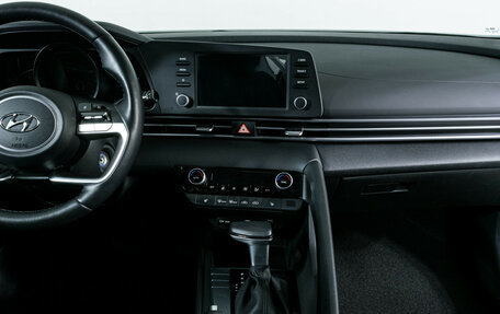 Hyundai Elantra, 2022 год, 2 150 000 рублей, 11 фотография