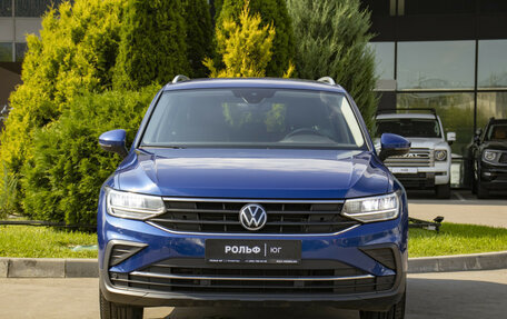 Volkswagen Tiguan II, 2020 год, 2 764 000 рублей, 2 фотография