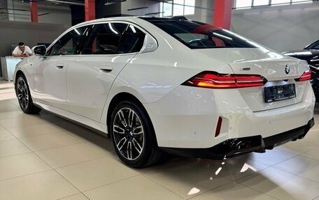 BMW 5 серия, 2024 год, 7 840 000 рублей, 2 фотография
