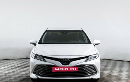 Toyota Camry, 2020 год, 3 320 000 рублей, 2 фотография