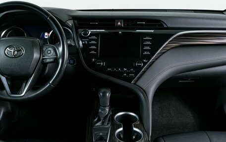 Toyota Camry, 2020 год, 3 320 000 рублей, 11 фотография