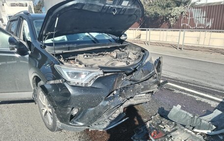 Toyota RAV4, 2015 год, 1 700 000 рублей, 4 фотография