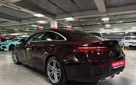 Mercedes-Benz E-Класс, 2019 год, 3 890 000 рублей, 4 фотография