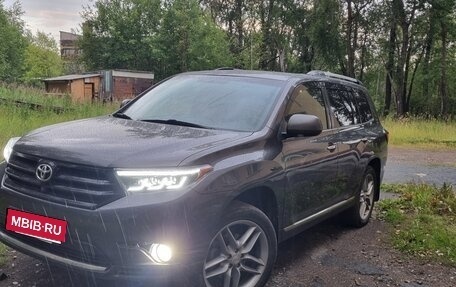 Toyota Highlander III, 2012 год, 2 400 000 рублей, 6 фотография