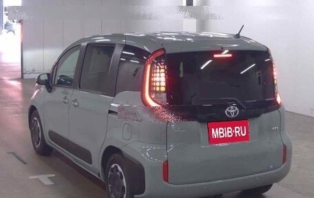 Toyota Sienta, 2022 год, 1 530 000 рублей, 2 фотография