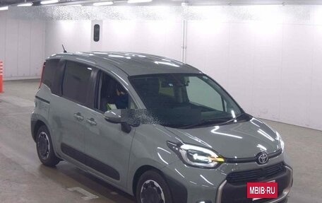 Toyota Sienta, 2022 год, 1 530 000 рублей, 5 фотография