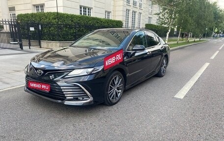 Toyota Camry, 2023 год, 3 800 000 рублей, 1 фотография