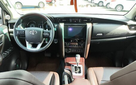 Toyota Fortuner II, 2017 год, 4 000 000 рублей, 11 фотография