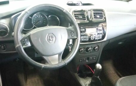 Renault Logan II, 2015 год, 640 000 рублей, 5 фотография
