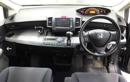 Honda Freed I, 2010 год, 900 000 рублей, 4 фотография