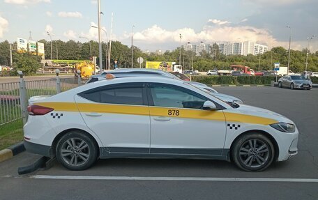 Hyundai Elantra VI рестайлинг, 2017 год, 899 999 рублей, 8 фотография