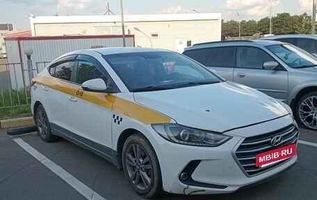 Hyundai Elantra VI рестайлинг, 2017 год, 899 999 рублей, 6 фотография