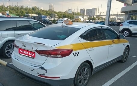Hyundai Elantra VI рестайлинг, 2017 год, 899 999 рублей, 9 фотография