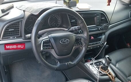 Hyundai Elantra VI рестайлинг, 2017 год, 899 999 рублей, 21 фотография