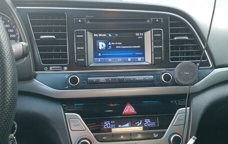 Hyundai Elantra VI рестайлинг, 2017 год, 899 999 рублей, 25 фотография